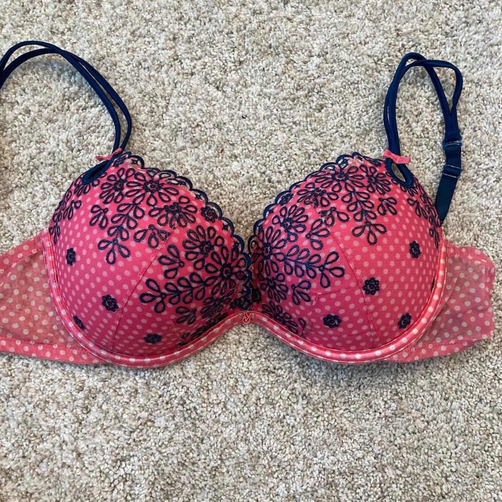 Victoria’s Secret bra